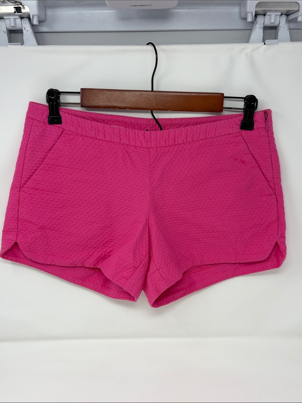 Lilly Pulitzer Bright Pink Textured Casual Shorts Size 0 Excellent Condition
